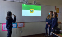 7º ano apresenta pesquisa em Inglês - 2022
