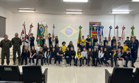 Estudantes do 4º ano do CEAP visitam o 27º GAC