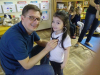 Descobrindo os sons do corpo