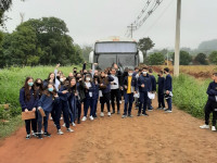  8º ano do EF realiza saída de estudos pelo município