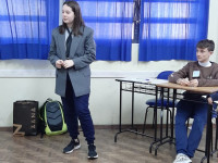 8º ano em simulação de julgamento