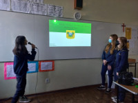 7º ano apresenta pesquisa em Inglês - 2022