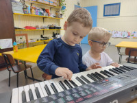 Maternal 1 e 2 - Exploração sonora do teclado