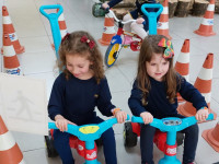 Pré 1 em oficina de Educação para o trânsito