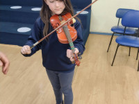Aula de violino nos Anos Iniciais