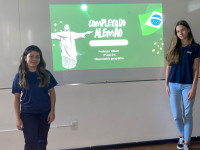 05.03.2024 - Alunos estudam o processo de favelização no Brasil