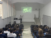 Palestra sobre Medicina para alunos da 3ª série do CEAP